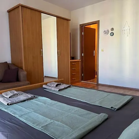 Apartament за в елит 4 *